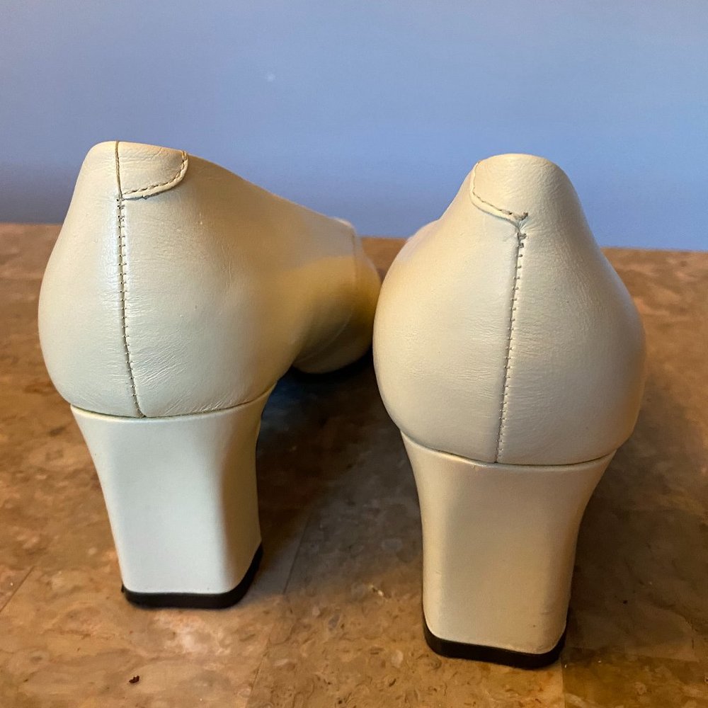 Harve Bernard Vintage Square Toe Heels Winter White 10W - Picture 6 of 8